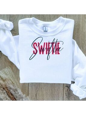 Taylor Swift Swiftie sweatshirt Sweater